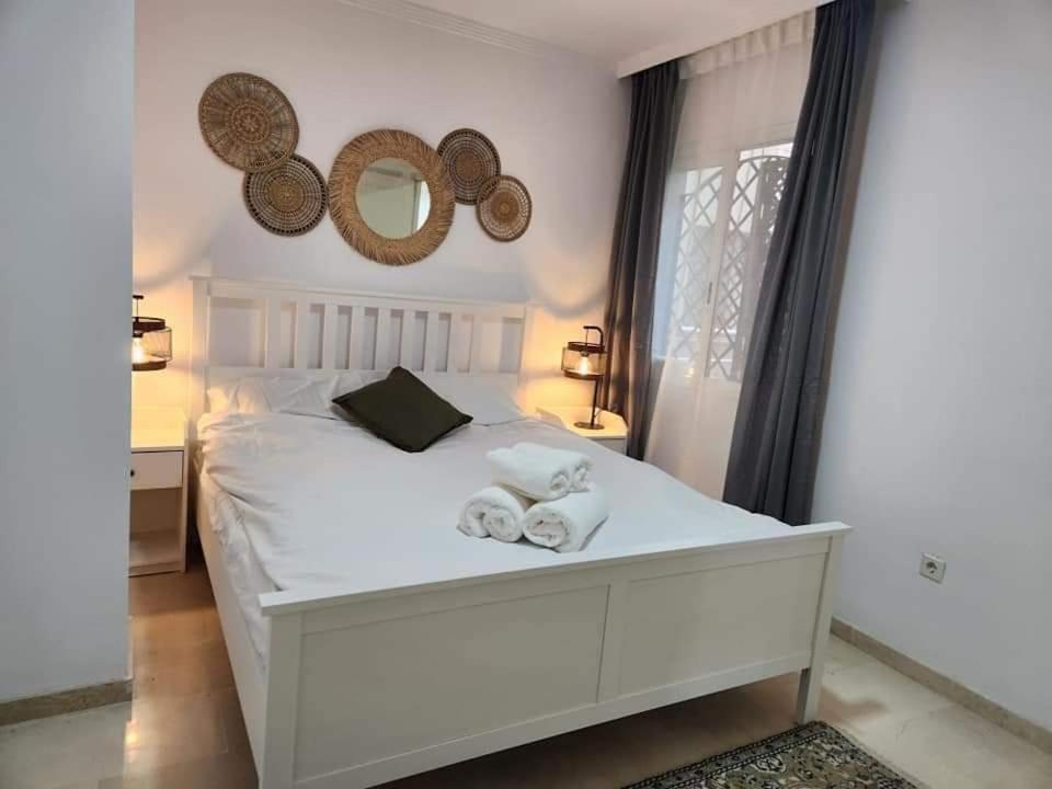 Apartment Beachfront Accommodation Estepona Extérieur photo