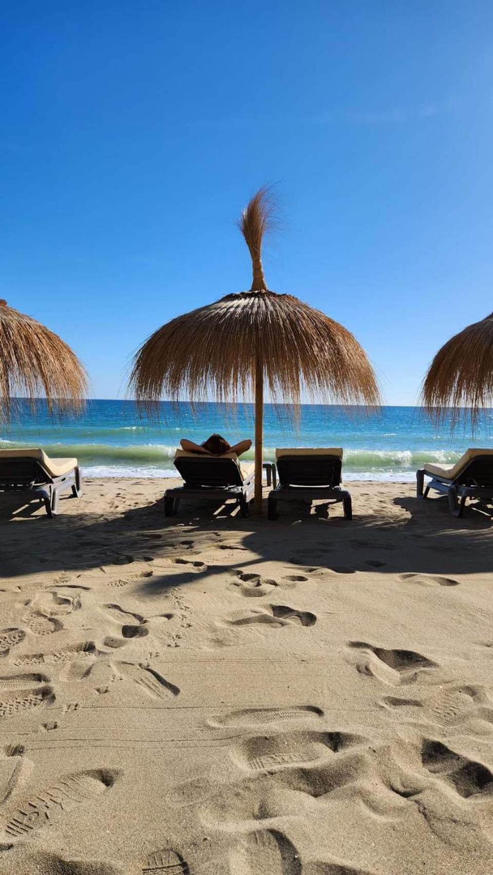 Apartment Beachfront Accommodation Estepona Extérieur photo